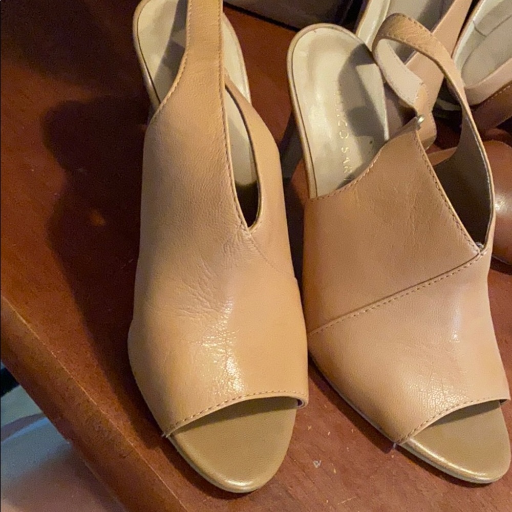 Peep toe sandal heel